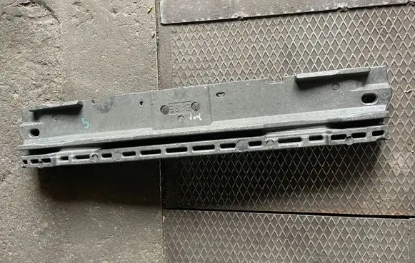 Jeep Grand Cherokee Front bumper foam support bar 68260767AA
