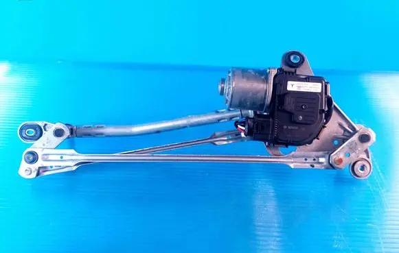 Tesla Model 3 Front wiper linkage and motor 107672500D 3397022125