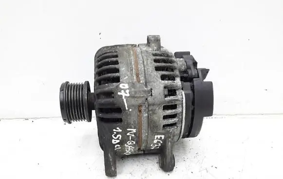 Nissan Qashqai Generator/alternator 0124525140