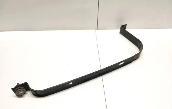 Fuel tank mounting bracket