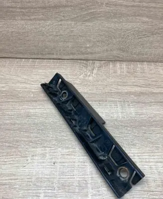 BMW 5 E60 E61 Front bumper mounting bracket 7066227