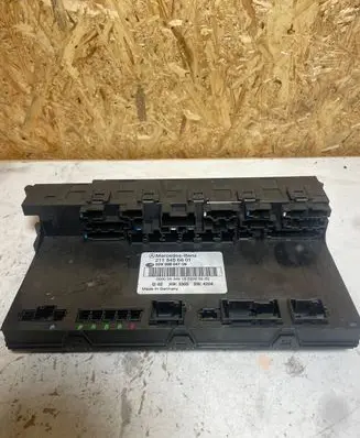 Mercedes-Benz E W211 Comfort/convenience module 2115456801