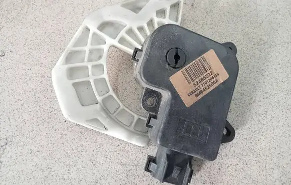 Renault Laguna II Air flap motor/actuator 52485222 0M0452505A