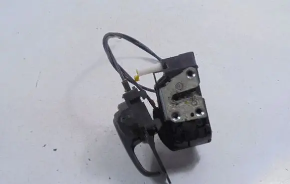 Nissan Note (E11) Front door lock