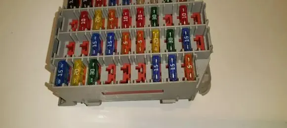 Volvo XC90 Fuse module 9162439