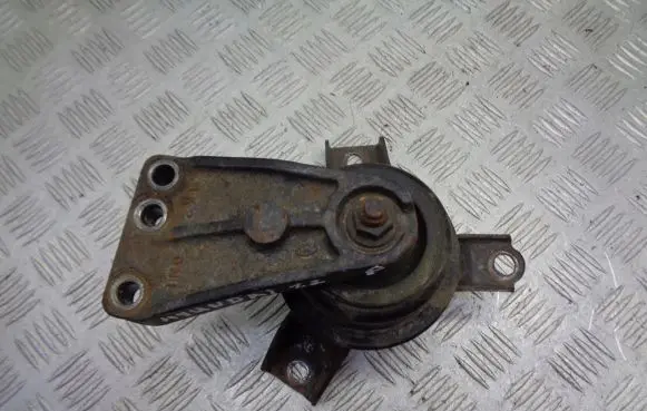 Hyundai i20 (PB PBT) Engine mount vacuum valve 