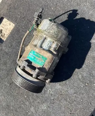 Skoda Octavia Mk1 (1U) Air conditioning (A/C) compressor (pump) 1J0820803A 7408912824