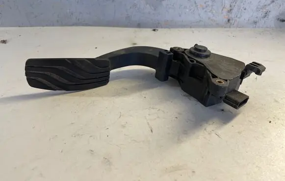 Renault Megane IV Accelerator throttle pedal 180101312R 180101312