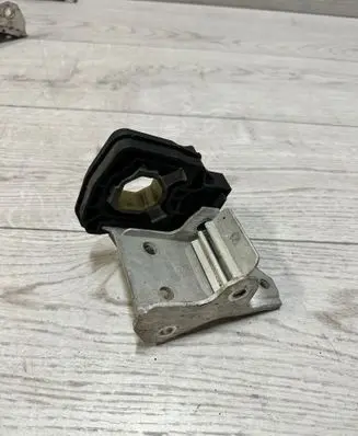 BMW X3 F25 Radiator mount bracket 7186514 7211162 7297152