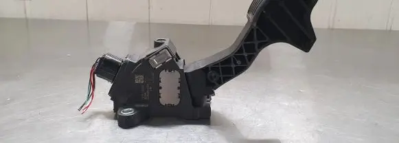 Toyota Yaris Accelerator throttle pedal 781100D110