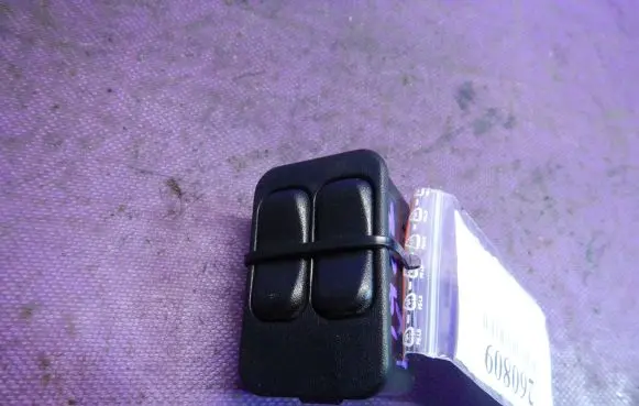 Opel Astra G Quarter vent window switch 90561088