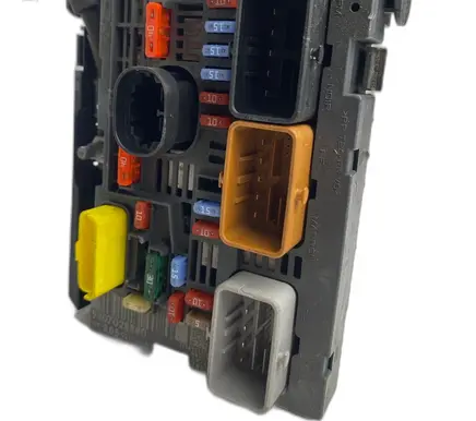 Citroen Berlingo Fuse box set 9807028880 R05