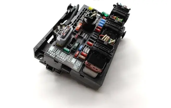 Citroen Berlingo Fuse module 9666700480