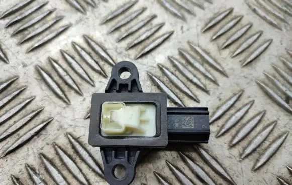 Ford B-MAX Airbag deployment crash/impact sensor DG1314C676AA