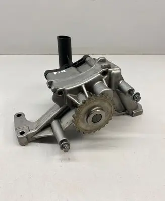 Smart ForFour II W453 Oil pump 6391810601