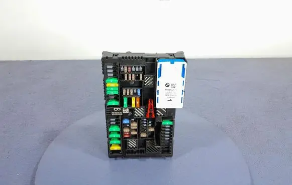 BMW X3 E83 Fuse box set 9439007