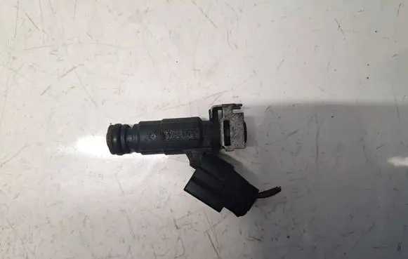 Peugeot 208 I Fuel injector 9676017480