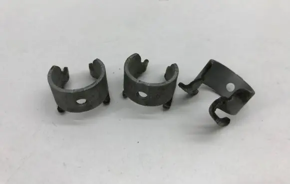 Volkswagen Golf VII Fuel Injector clamp holder 04E133036D