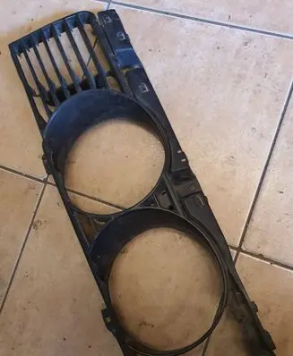 BMW 5 E34 Front bumper upper radiator grill 51131944138 05MR