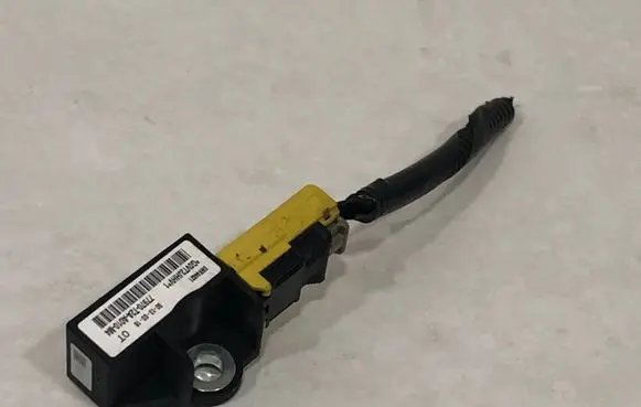 Honda CR-V Airbag deployment crash/impact sensor 77970T2AA010M4 5WK446212