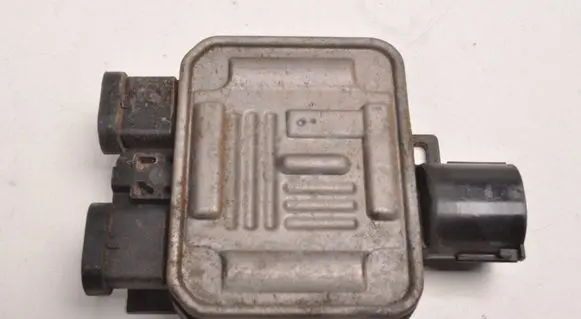 Volvo V40 Coolant fan relay 940013801