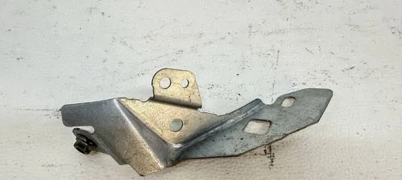 Ford Focus Fender mounting bracket JX7BA16C177AC