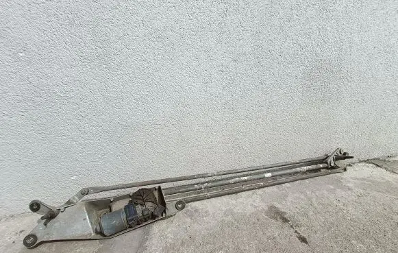 Renault Modus Front wiper linkage and motor 0390241777