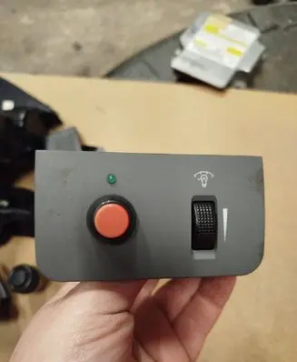 Suzuki Forenza Panel lighting control switch 98615339 020U05340