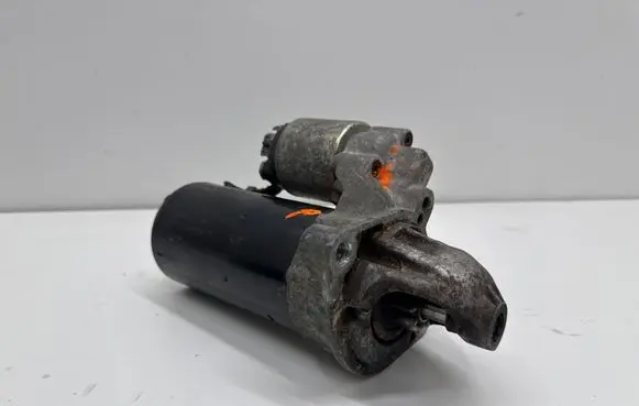 BMW 5 E60 E61 Starter motor 7796892 0001118046