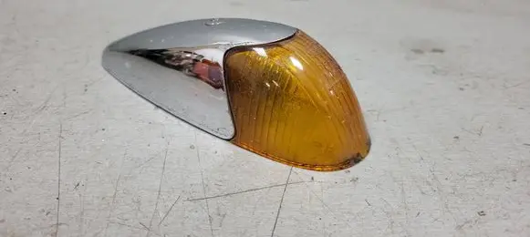 Volkswagen Beetle 1300 Front fender indicator light 