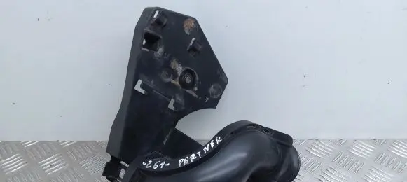 Peugeot Partner Air intake duct part 9681774380