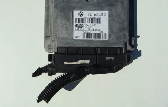 Volkswagen Polo Engine control unit/module 036998034S IAW4MVS