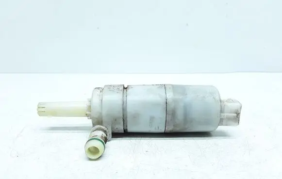Volvo XC90 Headlight washer pump 