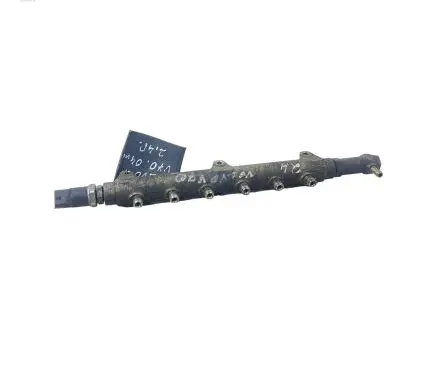 Volvo V70 Fuel main line pipe 8658252 0445215010 001327L1