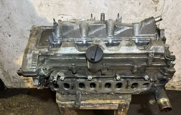 Toyota Avensis T250 Engine head 0083637