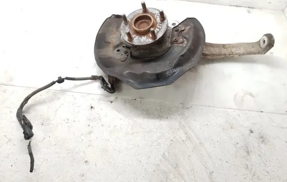 Front wheel hub