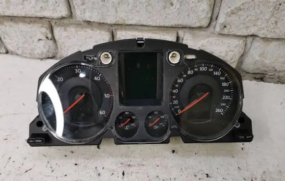 Volkswagen PASSAT B6 Speedometer (instrument cluster) 3C0920871