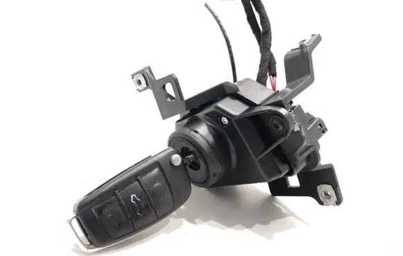 Audi Q7 4L Ignition lock 4F0910131E