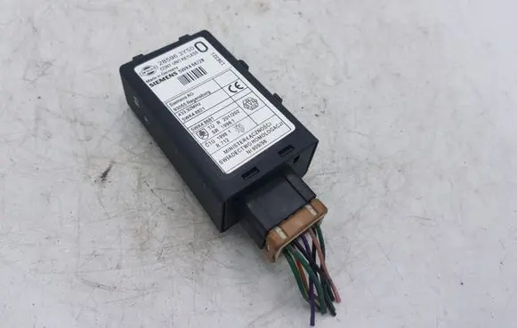 Nissan X-Trail T30 Door central lock control unit/module 285963Y50 5WK46472B