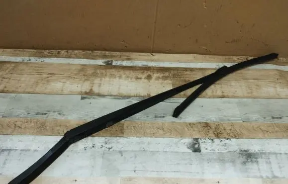 BMW 5 F10 F11 Front wiper blade arm 7203156 61617203156