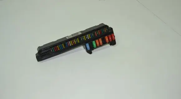 BMW 5 E60 E61 Fuse module 6957330
