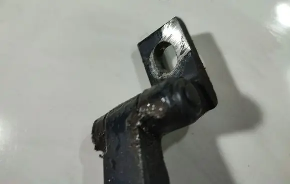 Volkswagen PASSAT B6 Rear door lower hinge 