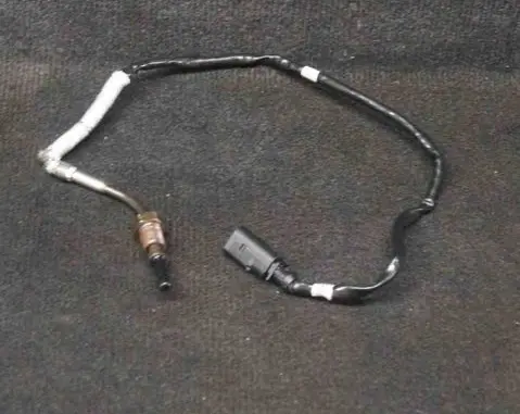 Audi A3 S3 8V Oil temperature sensor 04L906088AE