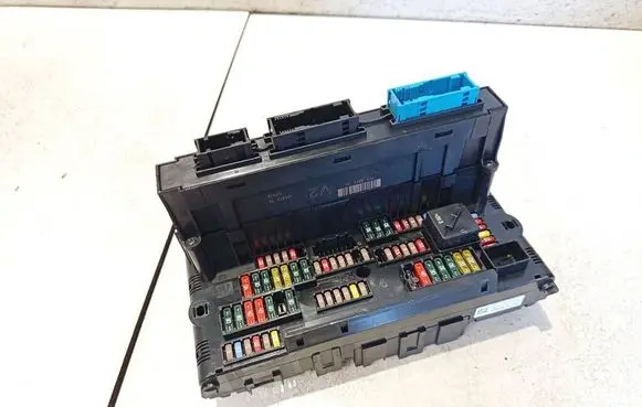 BMW 5 GT F07 Fuse box set 317033442 3-1703344-2