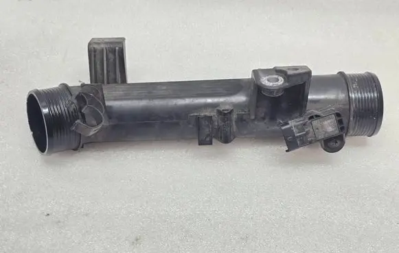 Volvo XC40 Intercooler hose/pipe 32222150