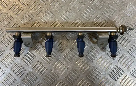 Hyundai i30 Fuel injectors set 353102B000