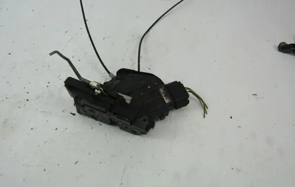 Mazda 3 I Rear door lock 