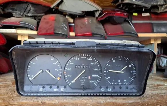 Volkswagen PASSAT B3 Speedometer (instrument cluster) 020991125801 0209911258