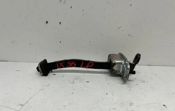 Hyundai ix35 Front door check strap stopper 
