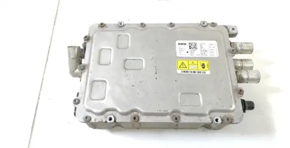 Voltage converter inverter